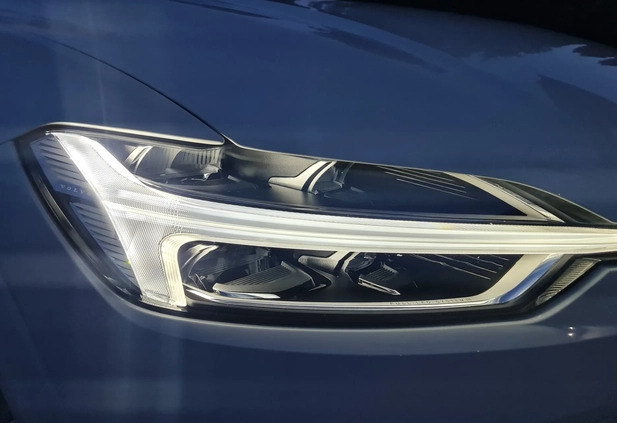 Volvo XC 60 cena 159000 przebieg: 80200, rok produkcji 2020 z Myszków małe 742